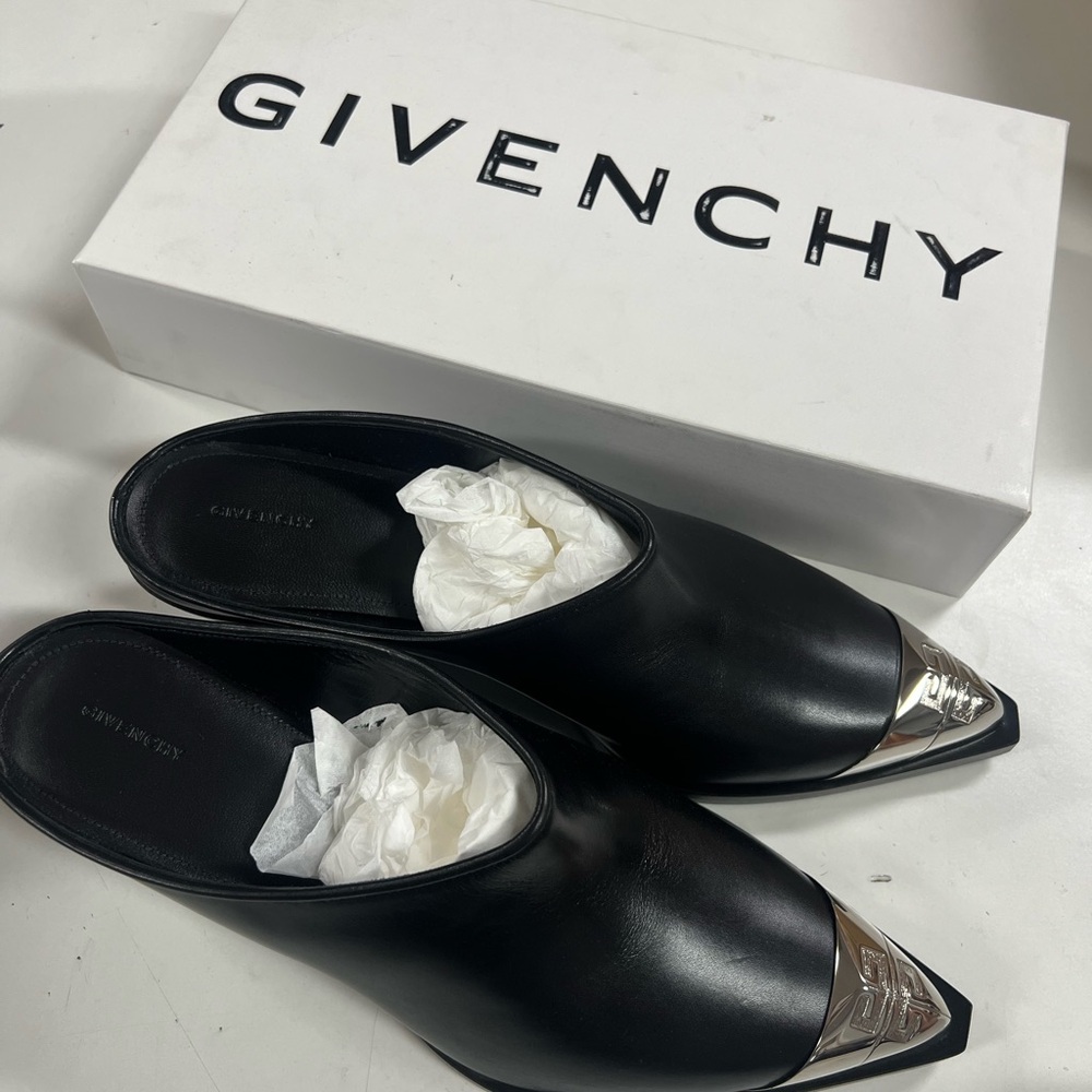 Givenchy
Western Mules In Leather Elegant Black and Silver Women's NIB 9.5 - Picture 4 of 9